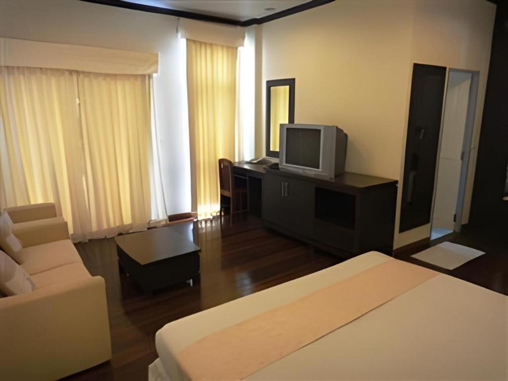 Kasem Garden Hotel Surin Ban Nong Tao Exterior foto